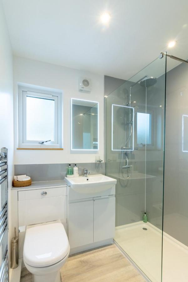 Allt Mor Rentals - Chalet With Hot Tub, And Studio Apartment No Hot Tub Roybridge Kültér fotó