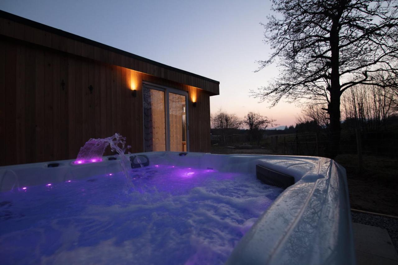 Allt Mor Rentals - Chalet With Hot Tub, And Studio Apartment No Hot Tub Roybridge Kültér fotó