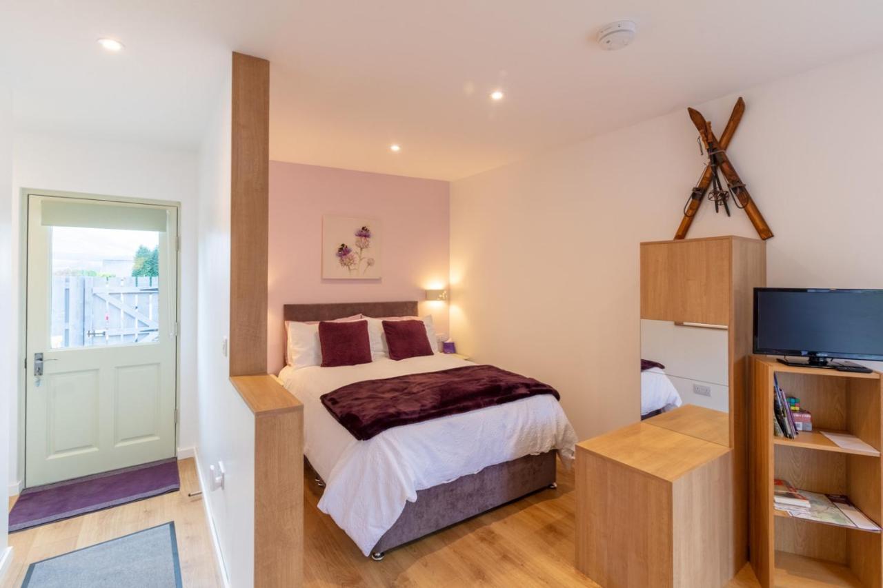Allt Mor Rentals - Chalet With Hot Tub, And Studio Apartment No Hot Tub Roybridge Kültér fotó